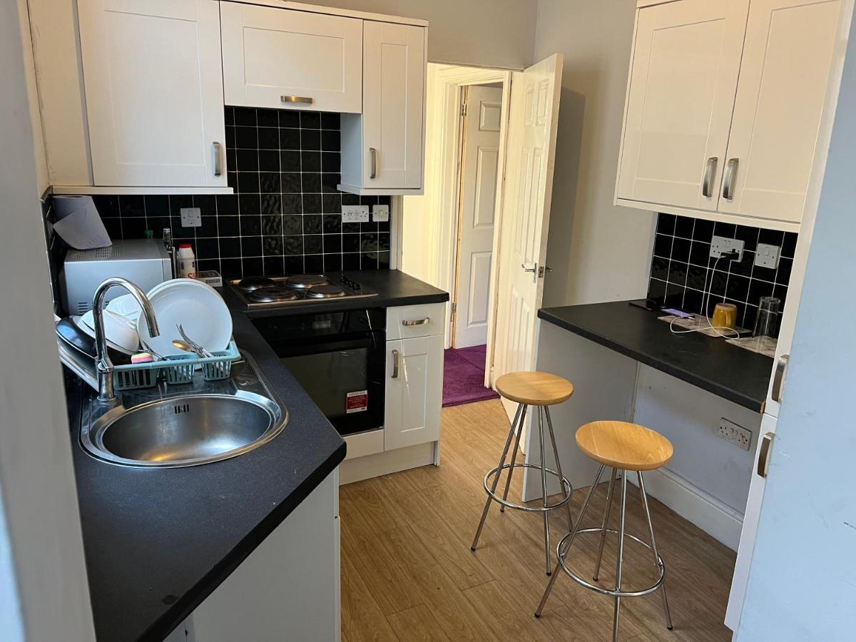 Bed and Breakfast Wolves Living Bushbury Экстерьер фото